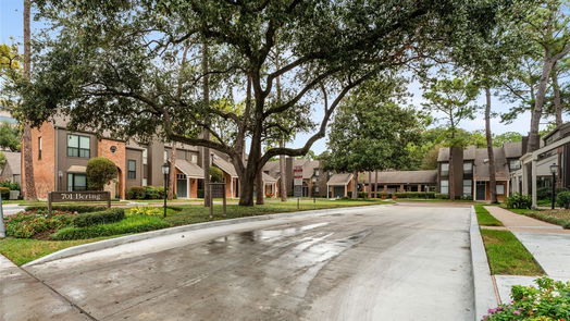 Houston 2-story, 2-bed 701 Bering Drive 1204-idx