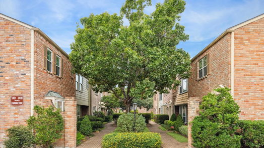 Houston 2-story, 2-bed 1421 Fountain View Drive 35-idx