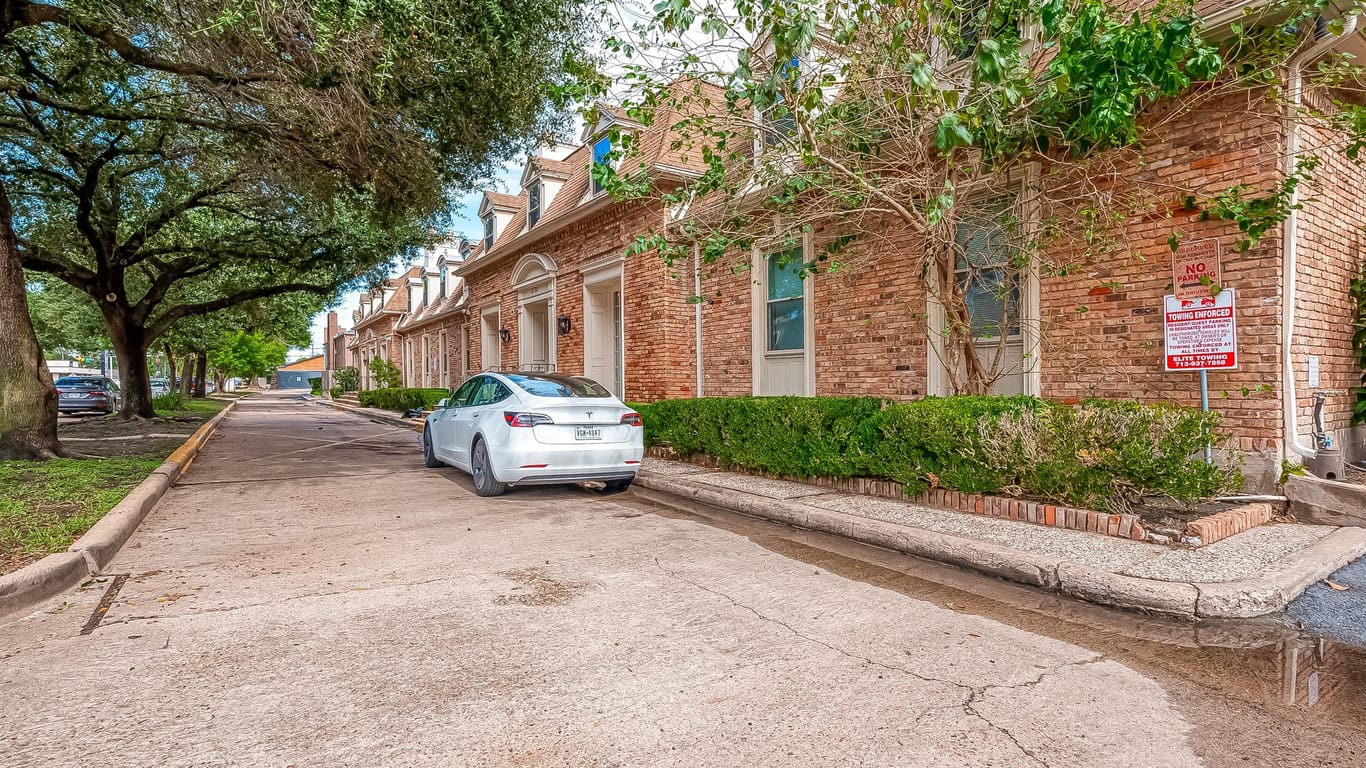 Houston null-story, 1-bed 2727 Briarhurst Drive 25-idx