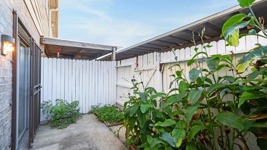 Houston 2-story, 2-bed 6111 Beverly Hill Street 39-idx