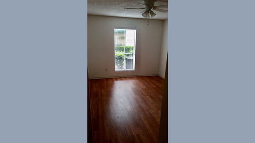 Houston 1-story, 2-bed 1516 Bay Area Boulevard-idx