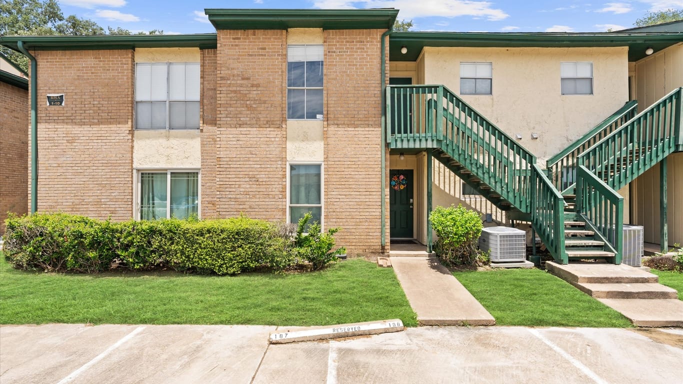 Houston 1-story, 2-bed 1516 Bay Area Blvd C4-idx