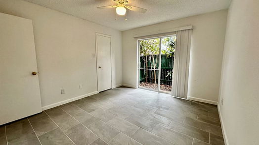 Houston 1-story, 1-bed 1516 Bay Area Boulevard B9-idx