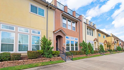 Houston 3-story, 4-bed 26 W Oaks Drive-idx