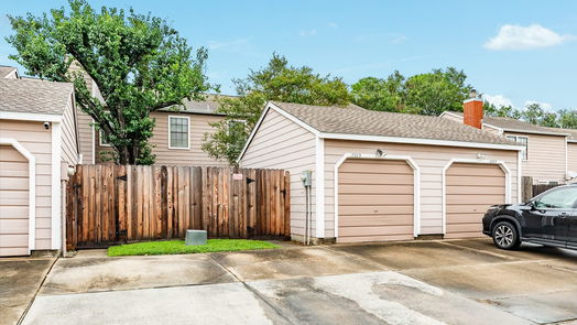 Houston 2-story, 2-bed 17285 Saturn Lane-idx