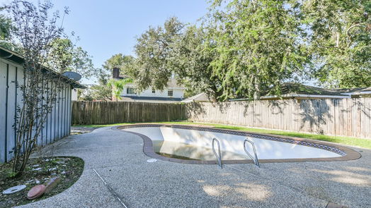 Houston null-story, 5-bed 1326 Saxony Lane-idx