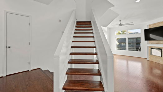 Houston 3-story, 4-bed 18205 Sandy Cove-idx