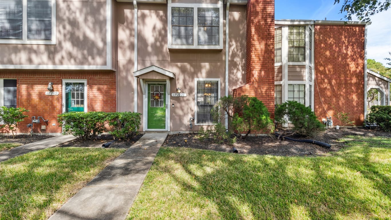 Houston 2-story, 2-bed 17247 Saturn Lane Lane-idx