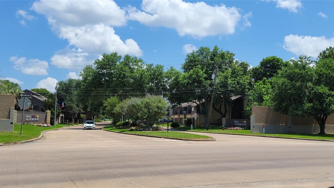 Nassau Bay 2-story, 3-bed 18105 Starboard Drive-idx