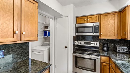 Webster 2-story, 2-bed 18519 Egret Bay Boulevard 1401-idx