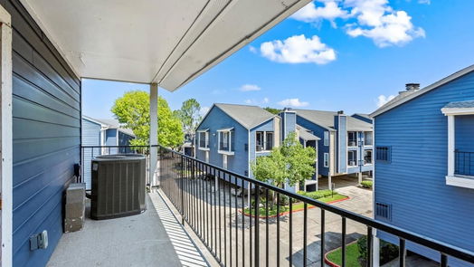 Webster 2-story, 2-bed 18519 Egret Bay Boulevard 1401-idx