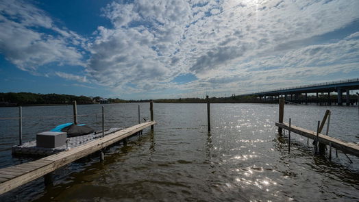 Webster 1-story, 1-bed 18809 Egret Bay Boulevard 223-idx