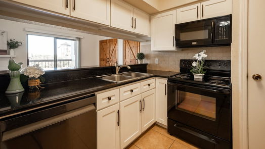 Webster 1-story, 1-bed 18809 Egret Bay Boulevard 223-idx
