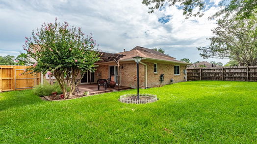 Houston 1-story, 4-bed 15727 Echo Hill Drive-idx