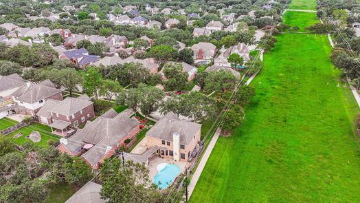 Houston 2-story, 3-bed 13722 Country Green Court-idx