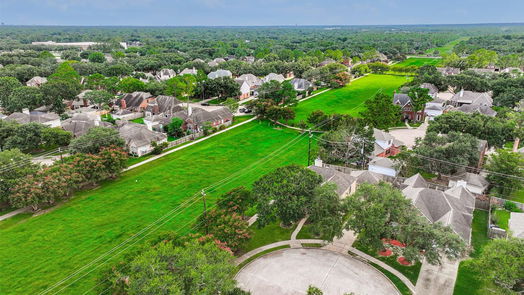 Houston 2-story, 3-bed 13722 Country Green Court-idx