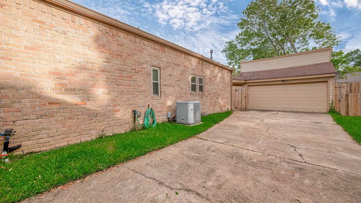 Houston 1-story, 3-bed 16502 Craighurst Drive-idx