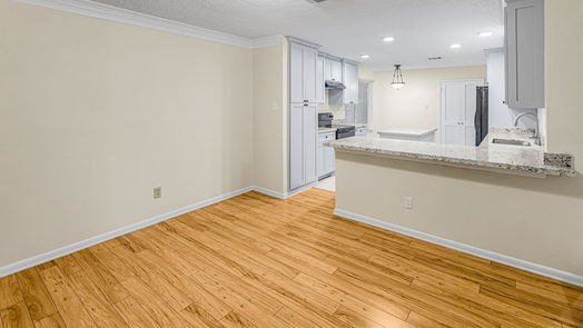 Houston 1-story, 3-bed 8426 Glenscott Street-idx