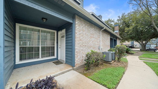 Houston 2-story, 1-bed 2323 Fairwind Road 323-idx