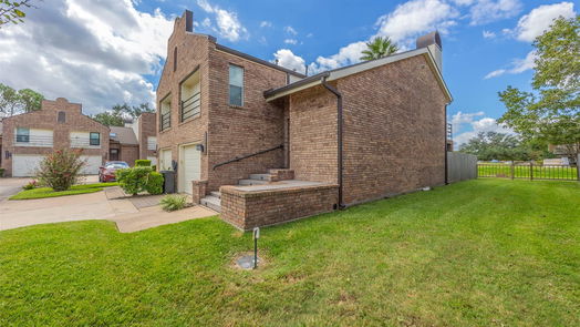 Houston 2-story, 2-bed 2305 Ramada Drive-idx