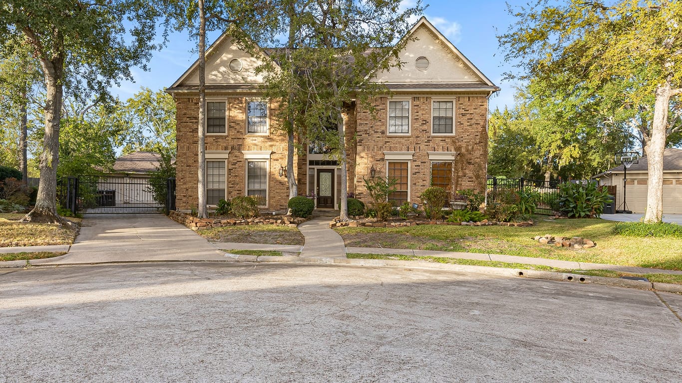 Houston 2-story, 4-bed 15207 Redwood Run Court-idx