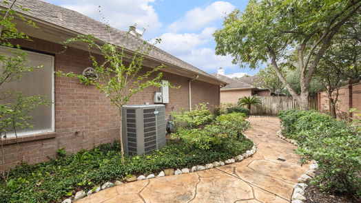 Houston null-story, 3-bed 15926 Hillside Falls Trail-idx