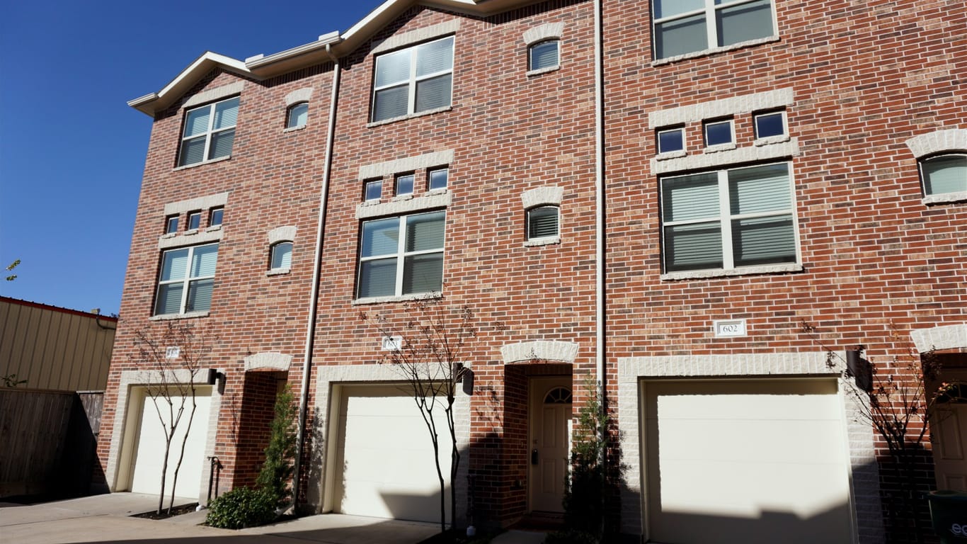 Houston 3-story, 2-bed 2710 Hullsmith Drive 603-idx