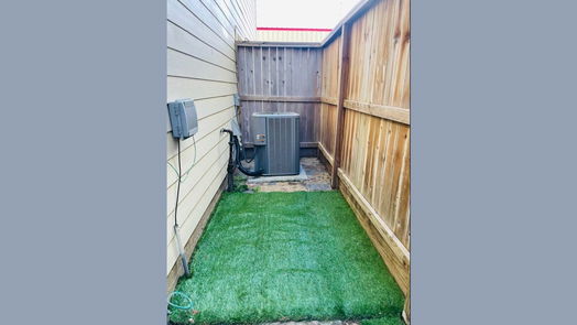 Houston 3-story, 2-bed 2710 Hullsmith Drive 603-idx