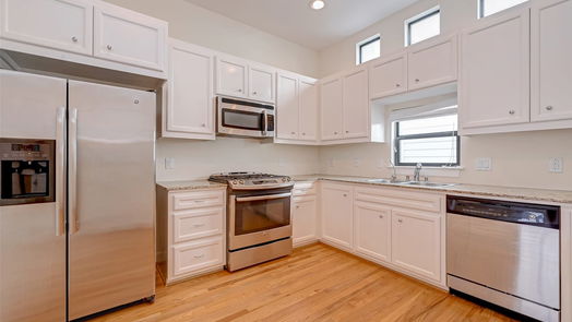 Houston 3-story, 2-bed 2710 Hullsmith Drive 1002-idx