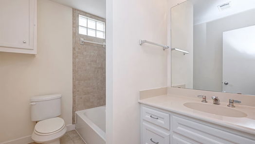 Houston 3-story, 2-bed 2710 Hullsmith Drive 1002-idx