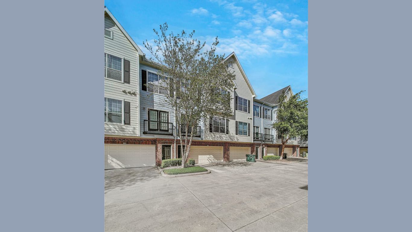 Houston 3-story, 2-bed 9200 Westheimer Road 1704-idx
