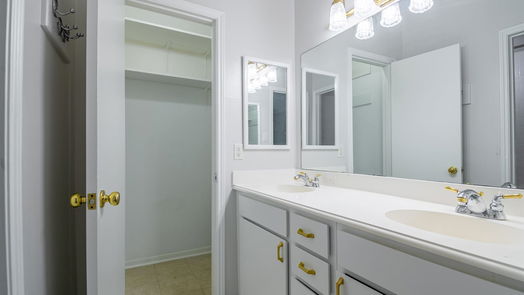 Houston 2-story, 3-bed 2100 Tanglewilde Street 153-idx