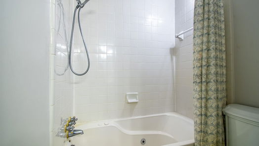 Houston 2-story, 3-bed 2100 Tanglewilde Street 153-idx