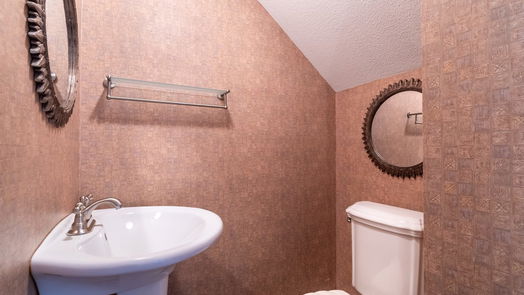 Houston 2-story, 3-bed 2100 Tanglewilde Street 153-idx