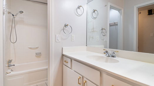 Houston 2-story, 3-bed 2100 Tanglewilde Street 153-idx