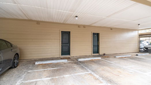 Houston 2-story, 3-bed 2100 Tanglewilde Street 153-idx