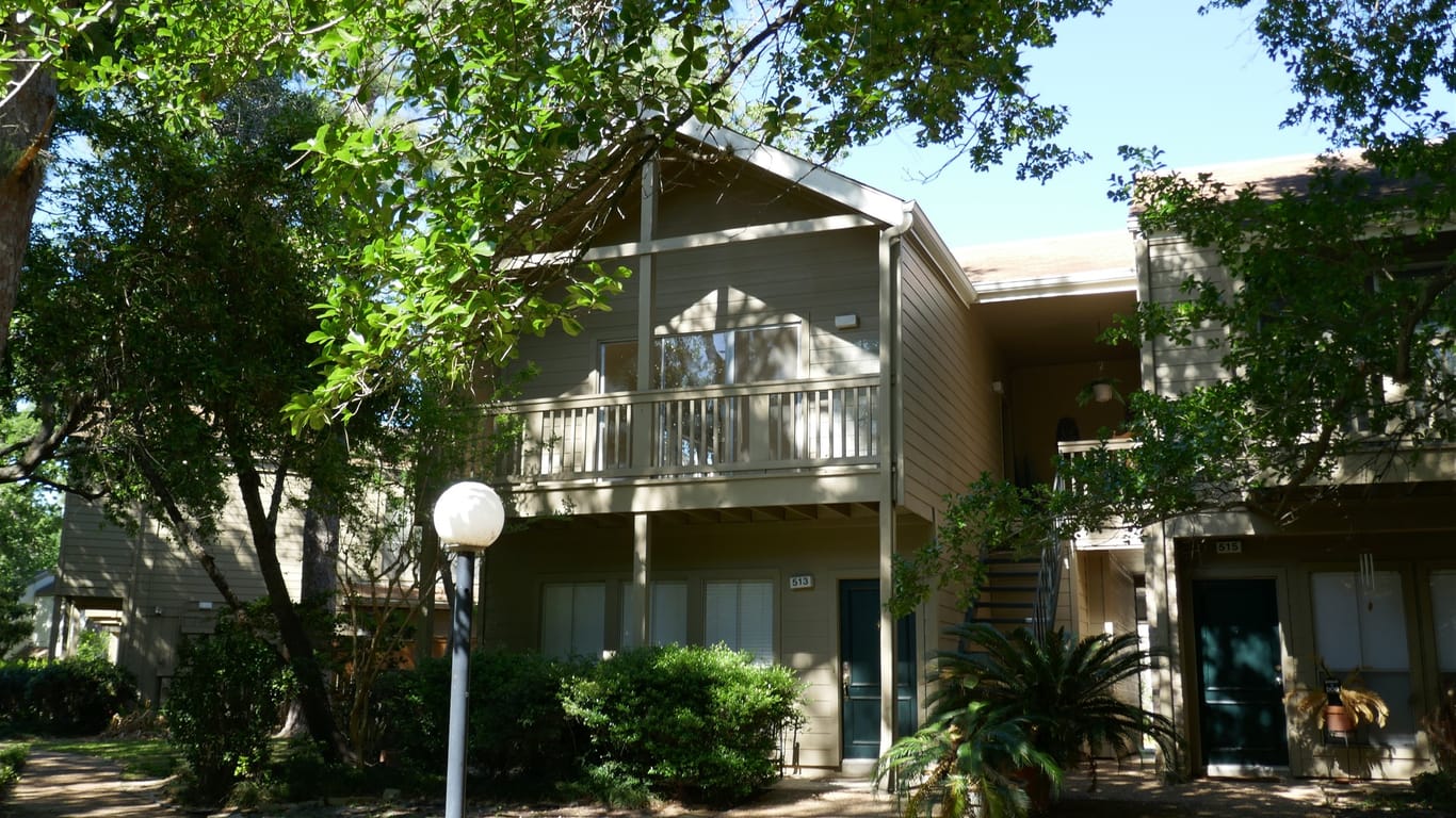 Houston 1-story, 1-bed 2100 Tanglewilde Street 514-idx