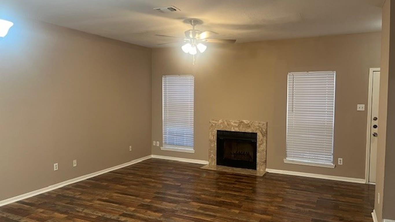 Houston 2-story, 2-bed 3800 Tanglewilde Street 1008-idx