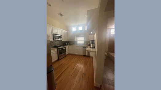 Houston 3-story, 2-bed 8710 Beverlyhill Street 304-idx