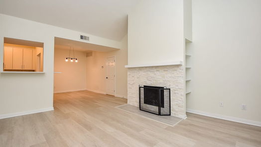 Houston 1-story, 2-bed 2100 Tanglewilde Street 626-idx