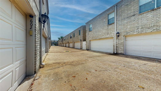 Houston 2-story, 2-bed 3800 Tanglewilde Street 802-idx