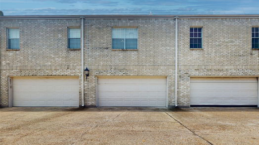 Houston 2-story, 2-bed 3800 Tanglewilde Street 802-idx