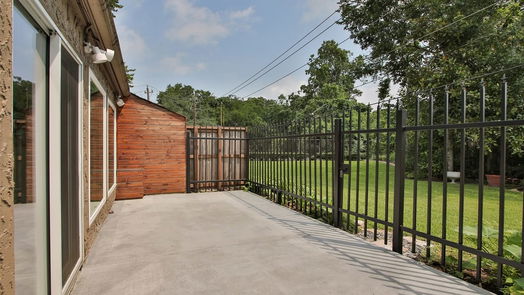 Houston 2-story, 3-bed 9316 Briar Forest Drive-idx