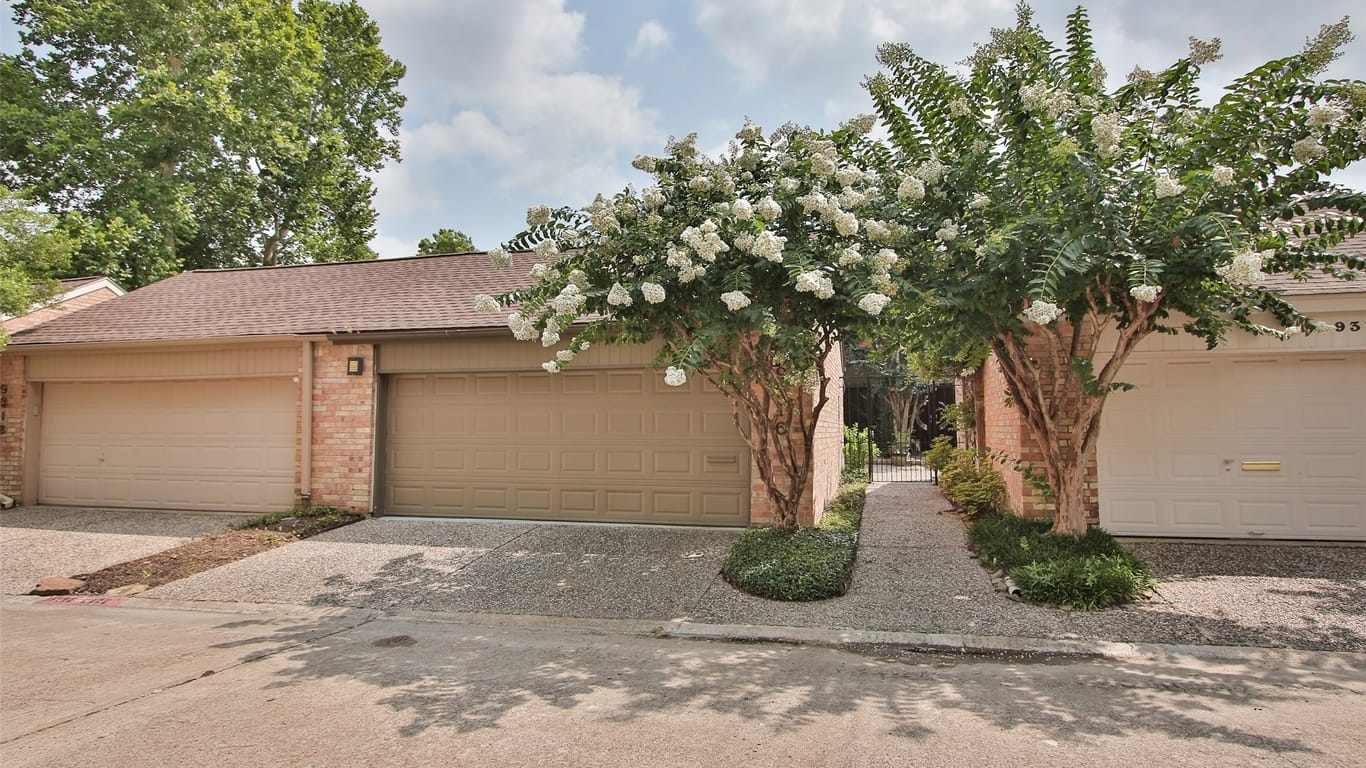 Houston 2-story, 3-bed 9316 Briar Forest Drive-idx