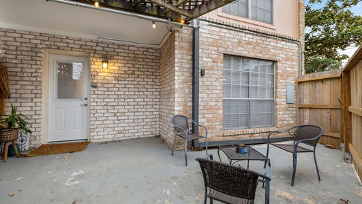 Houston 1-story, 1-bed 1809 Stoney Brook Drive 101-idx