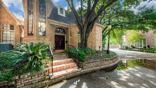 Houston 2-story, 3-bed 55 Bayou Pointe Drive-idx