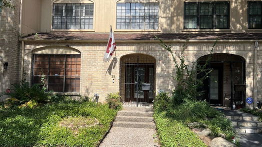 Houston 2-story, 2-bed 38 Bayou Pointe Drive-idx