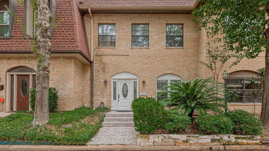 Houston 2-story, 2-bed 17 Bayou Pointe Drive-idx