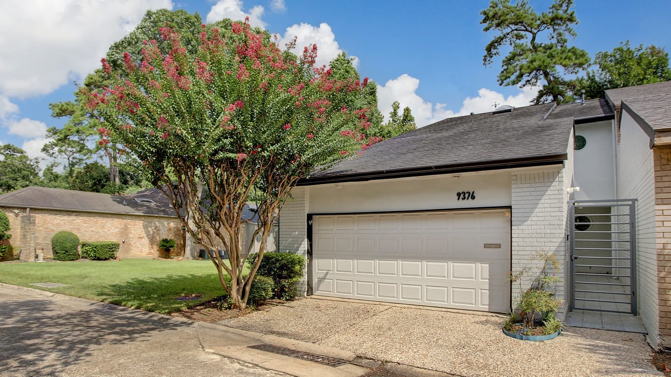 Houston 2-story, 3-bed 9376 Briar Forest Drive-idx