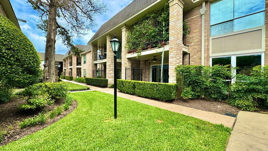 Houston 1-story, 1-bed 2230 S Piney Point Road 214-idx